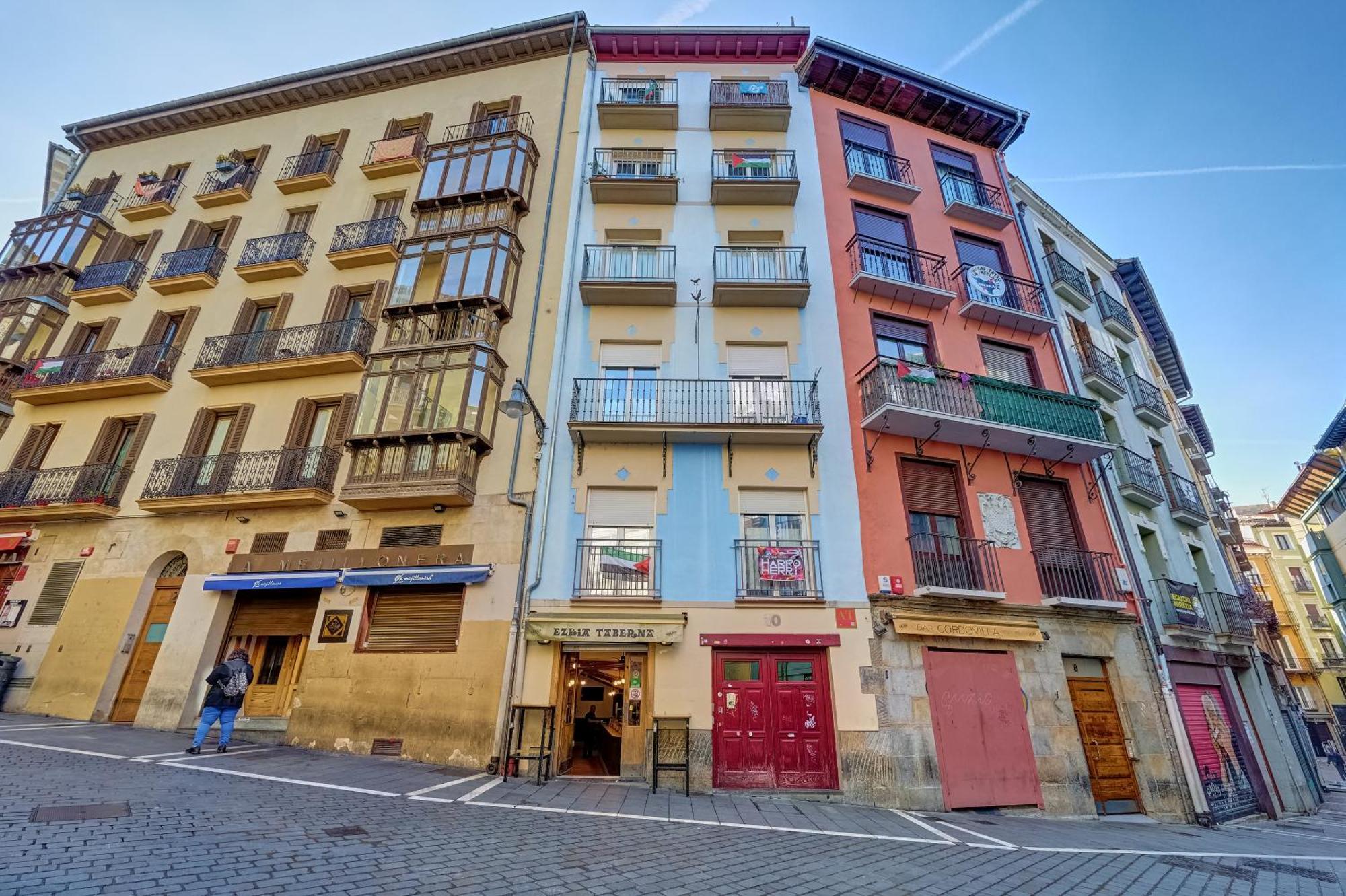 Meson Pamplona By Clabao Apartment Luaran gambar