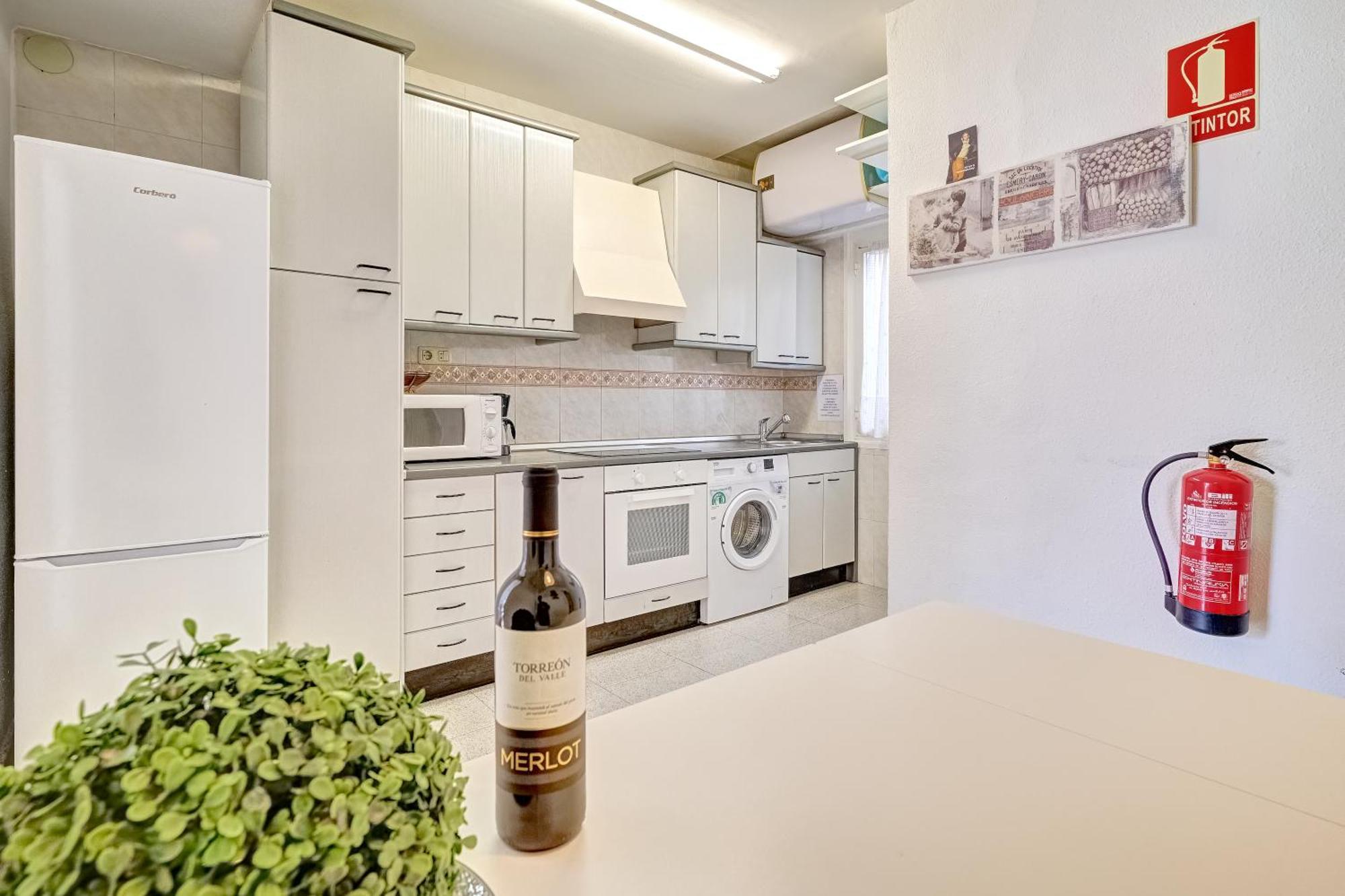 Meson Pamplona By Clabao Apartment Luaran gambar